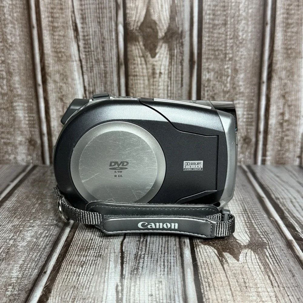 Canon DC220 Optical Zoom DVD Digital Camcorder W/ New Battery and Charger
